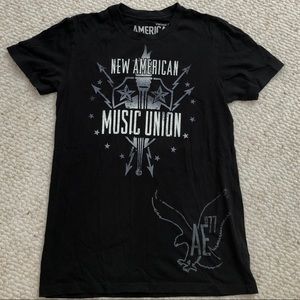 4/$24🦩 American Eagle Band Tee